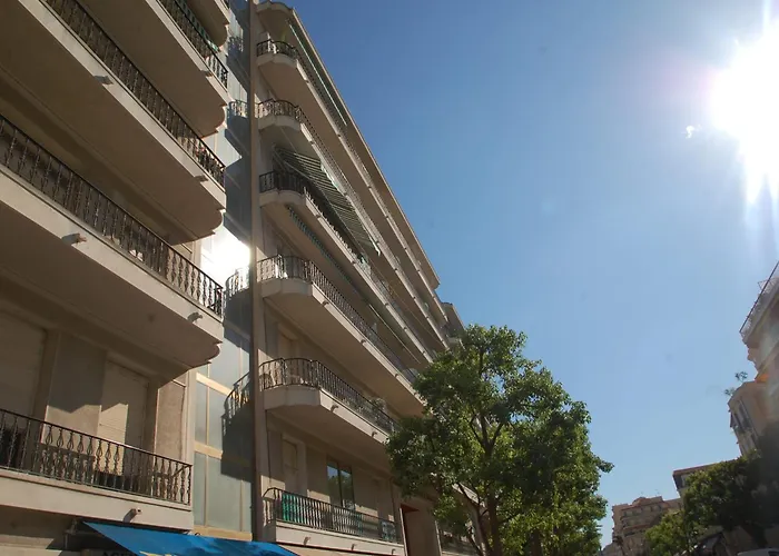 Lejlighed Agreable 2p Moderne En Centre-ville Proche Avec Balcon - Fr-1-196-333 *