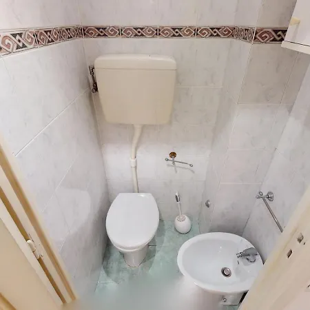 Agreable 2p Moderne En Centre-ville Proche Avec Balcon - Fr-1-196-333 Lägenhet *