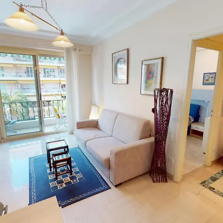 Agreable 2p Moderne En Centre-ville Proche Avec Balcon - Fr-1-196-333 Lägenhet