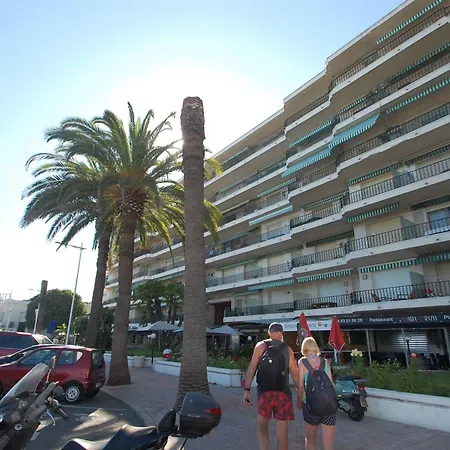 Agreable 2p Moderne En Centre-ville Proche Avec Balcon - Fr-1-196-333 * 芒通