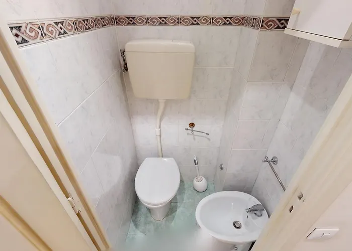 Agreable 2p Moderne En Centre-ville Proche Avec Balcon - Fr-1-196-333 Apartment *