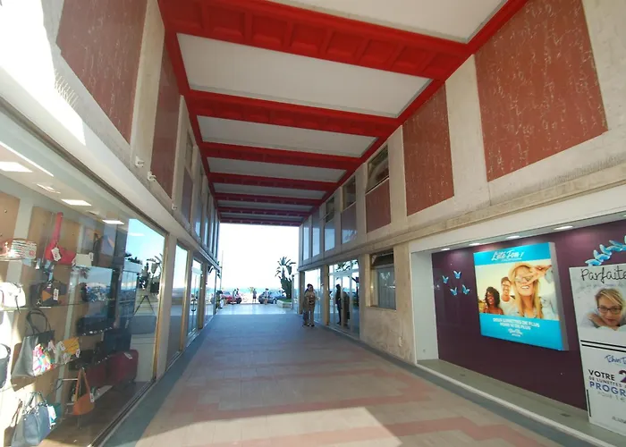 Agreable 2p Moderne En Centre-ville Proche Avec Balcon - Fr-1-196-333 * Menton